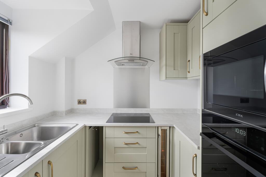 Apartment in St Albans - View 3