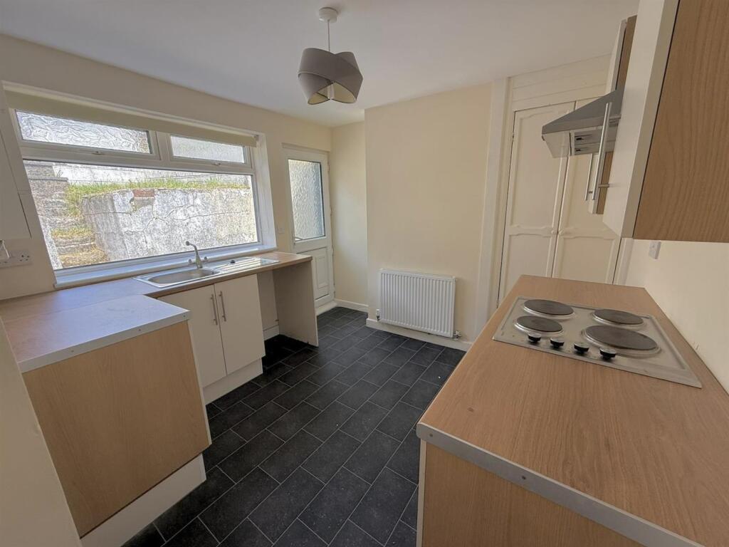 Station Road, Hirwaun, Aberdare photo 4