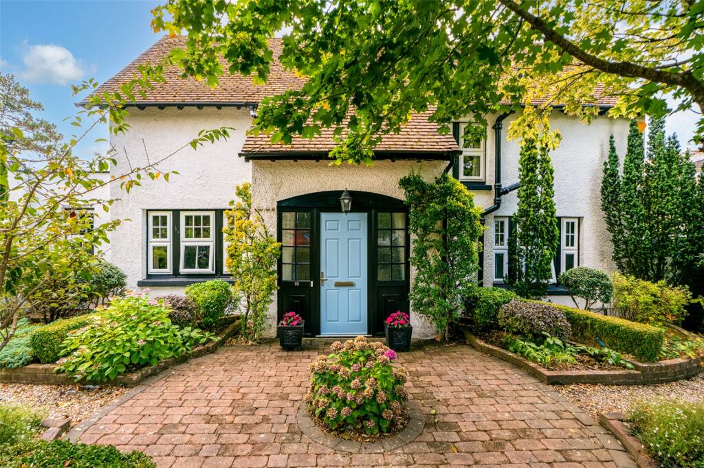 House in Brighton - More