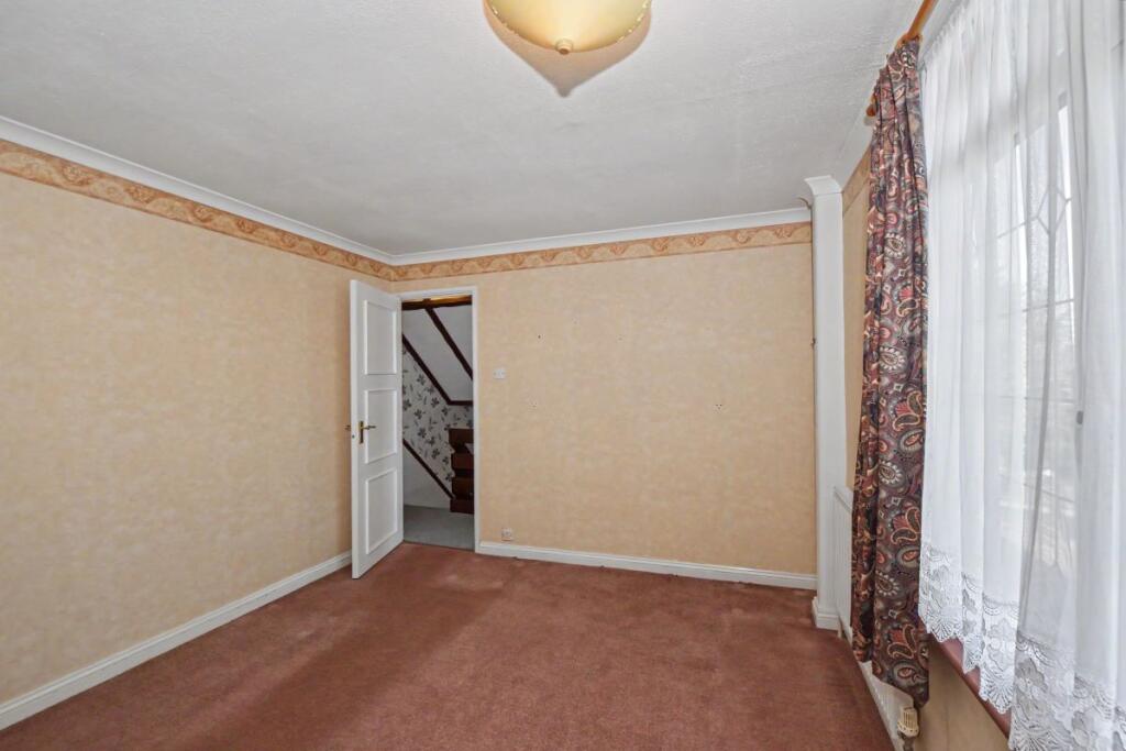 House in Southend-on-Sea - More