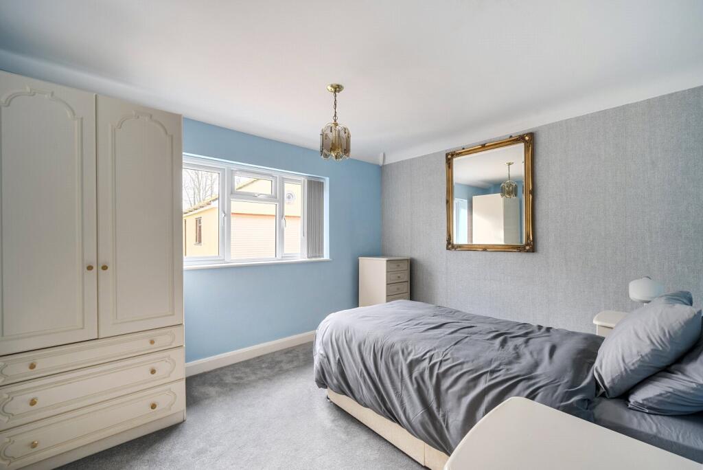 House in Guildford, Ockham - More
