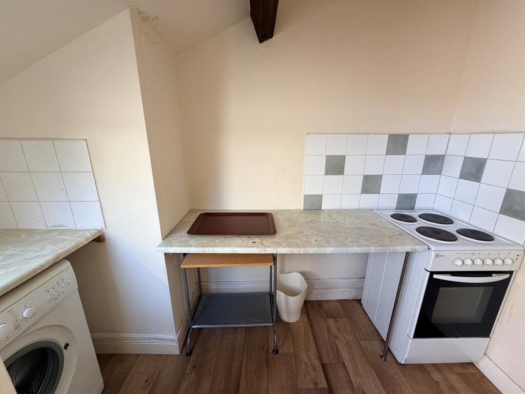 House in Bradford - View 4