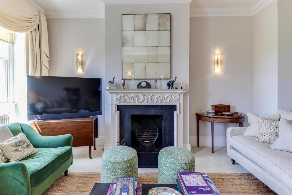 Apartment in Waverley, Peper Harow - More