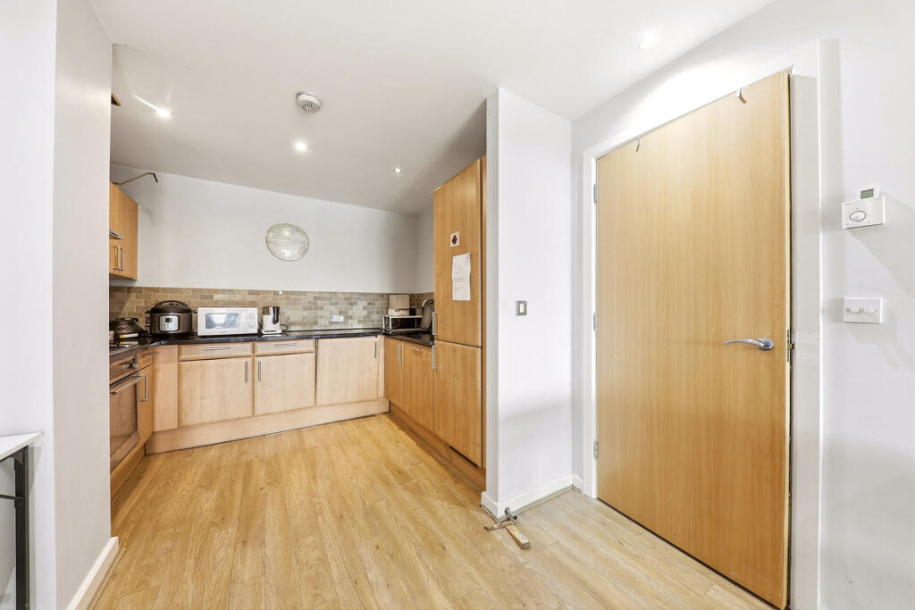 Apartment in Leeds - View 3