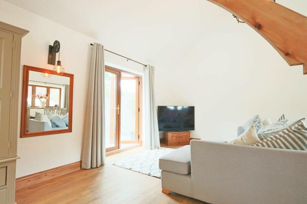1 bedroom cottage for rent