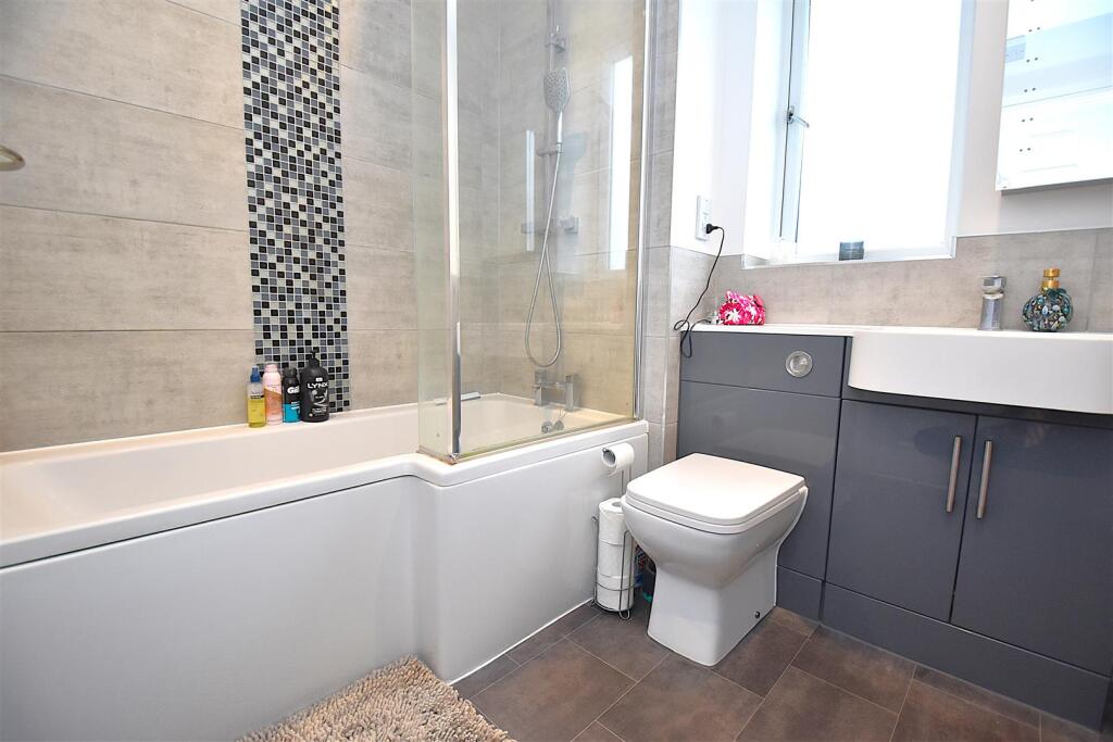 Apartment in Rochford, Hawkwell - View 4