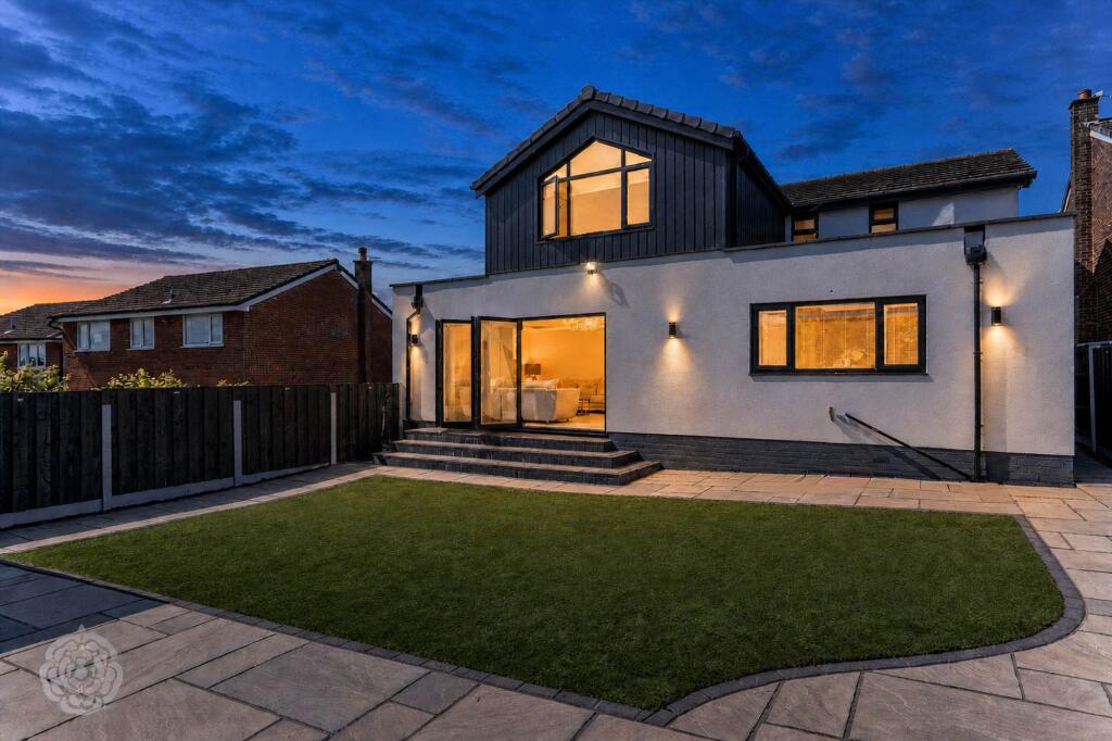 Freckleton Drive, Bury, BL8 photo 4
