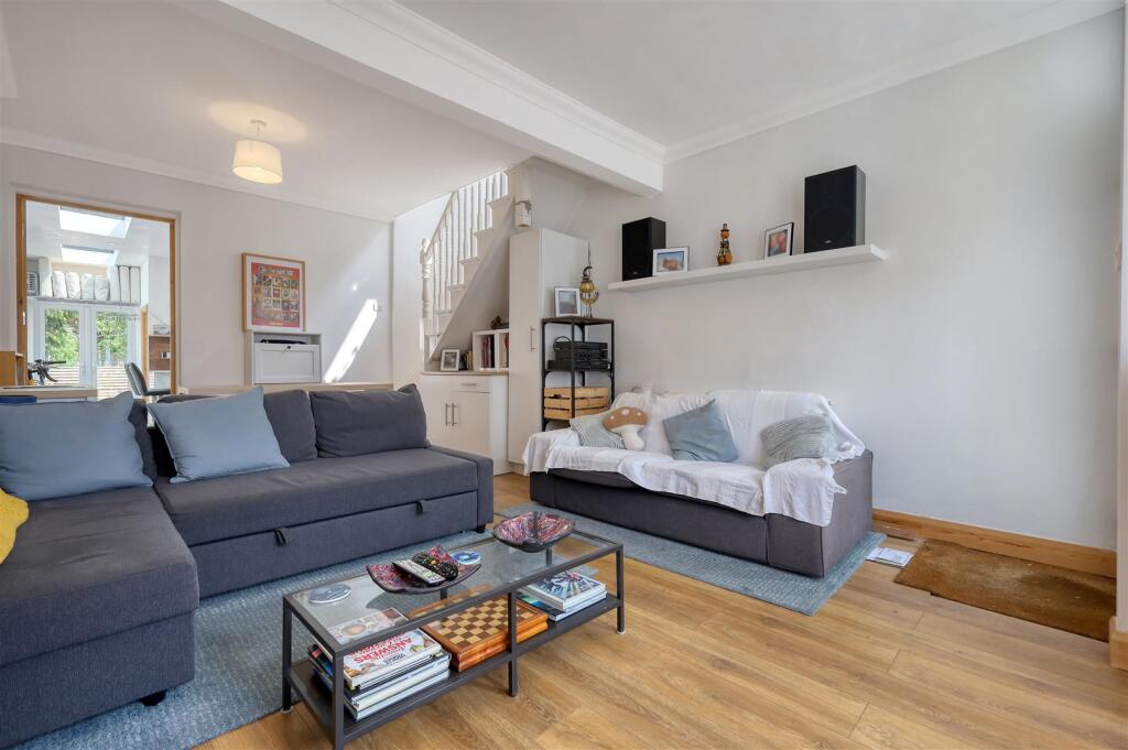 Ordnance Road, Enfield – pohled 5