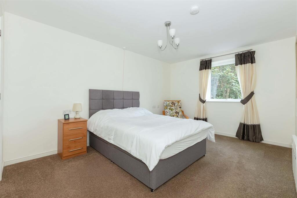 Apartment in Worthing, Broadwater - View 5