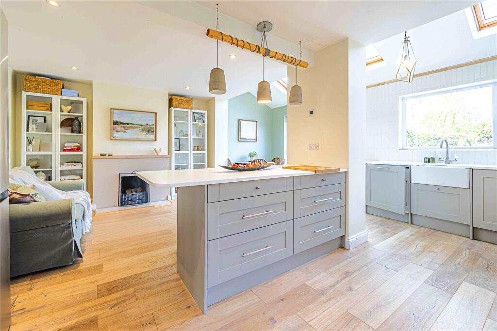 House in Luton - More