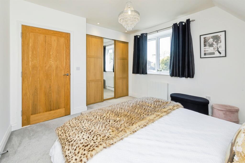 Apartment in Redhill - View 5