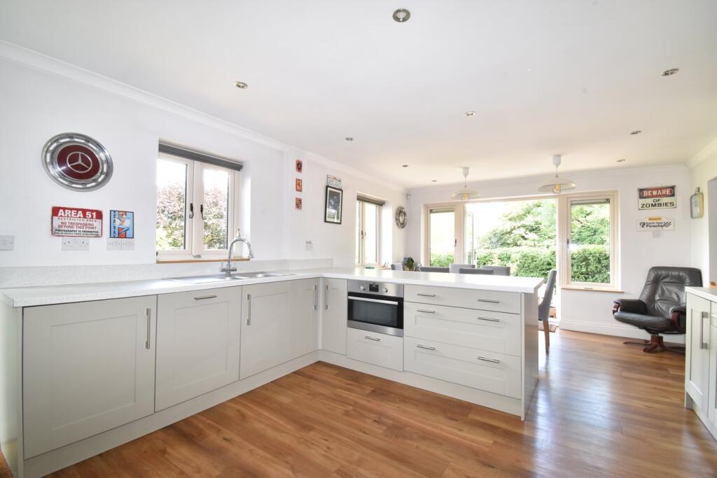 Honeysuckle Cottage, Headcorn Road, Platts Heath, ME17 - View 2