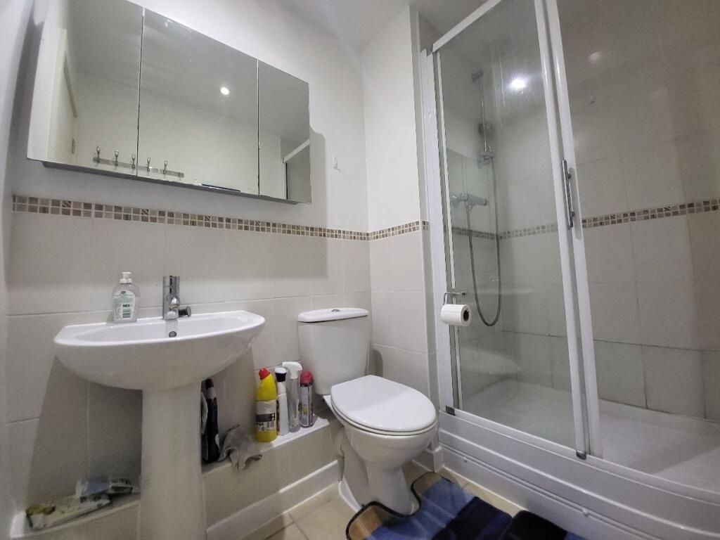Apartment in Luton - View 5