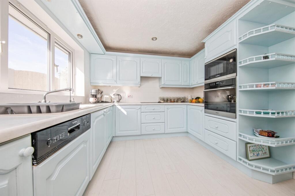 House in Colchester, West Mersea - View 4