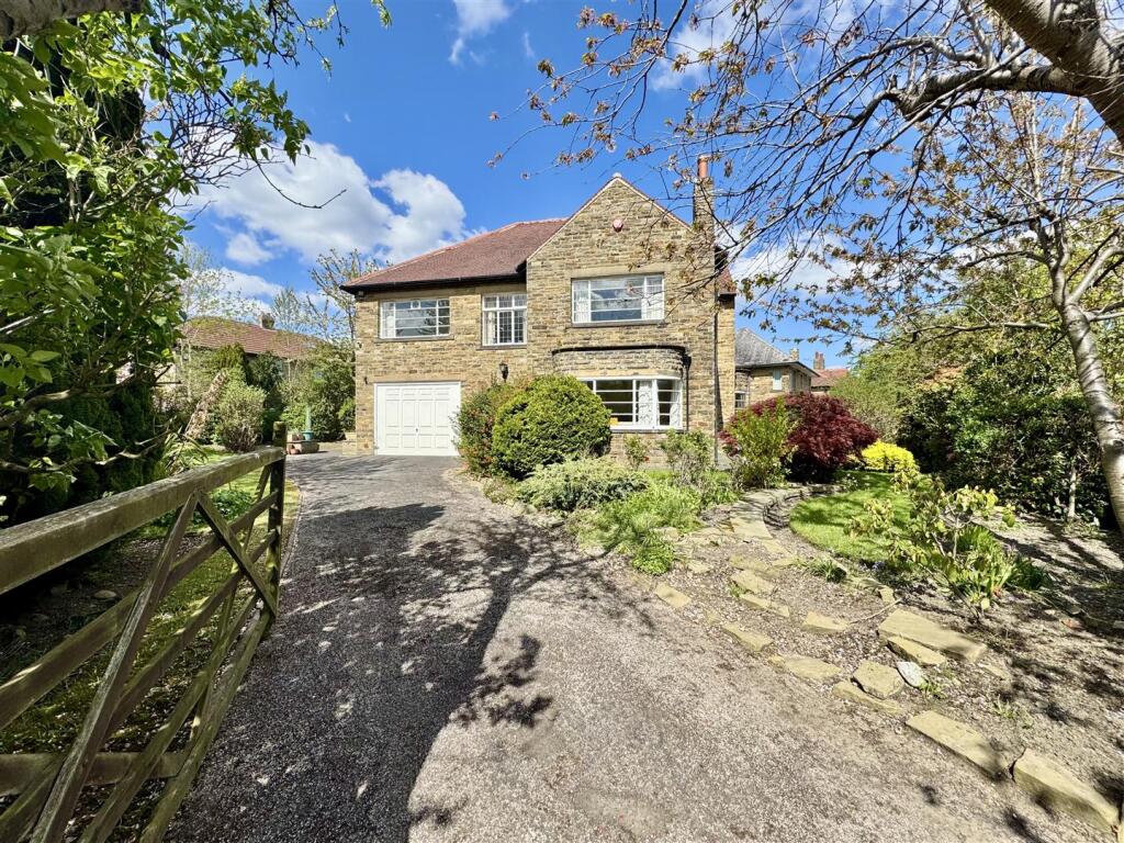 Main image of property: Broadgate, Almondbury, Huddersfield, HD5 8HW