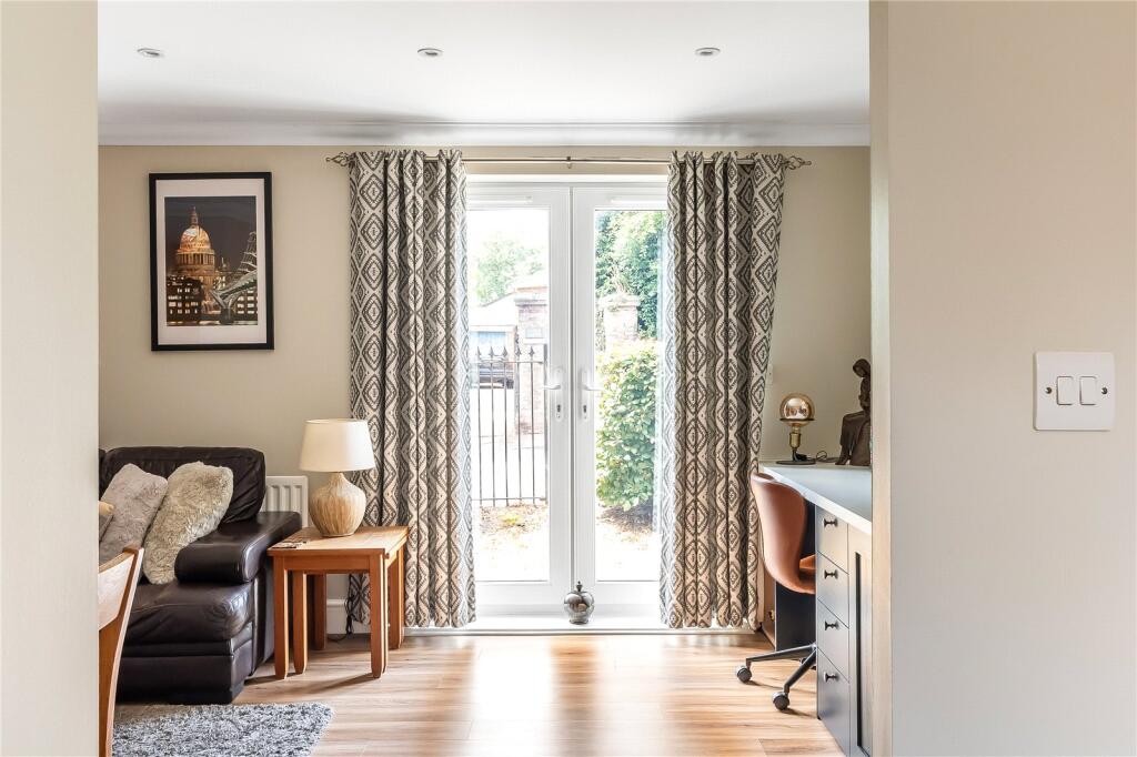 Apartment in Sevenoaks, Edenbridge - View 4