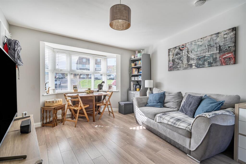 Main image of property: 2 Wellington Road, Kingswood