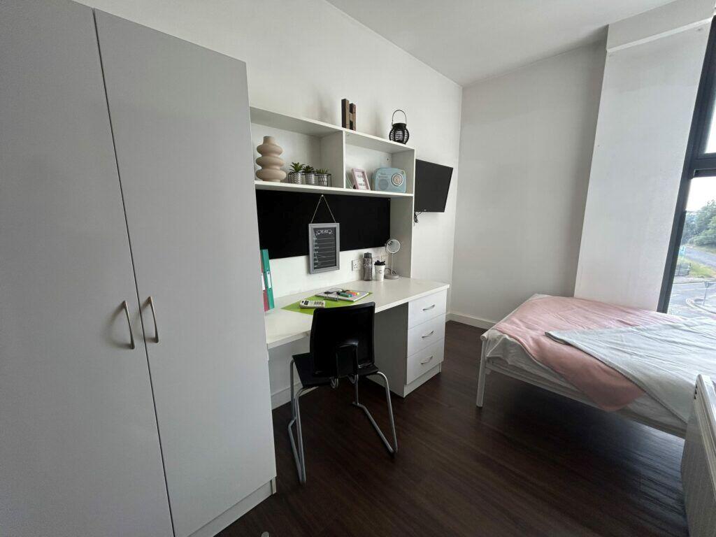 Apartment in Liverpool, Everton - View 2