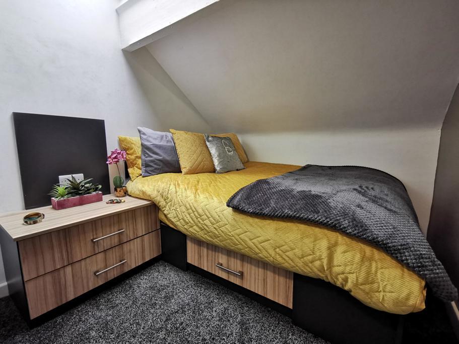 House in Leeds - View 5