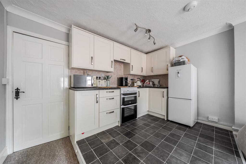 Apartment in Shrewsbury - View 3