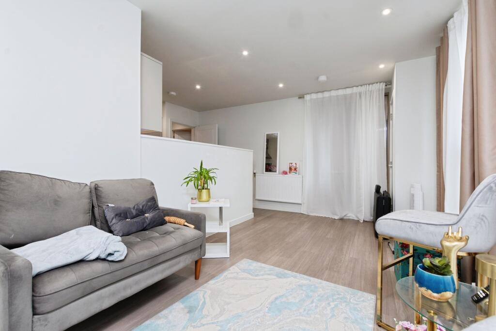 Main image of property: 27 Sheldon Street, Croydon, CR0