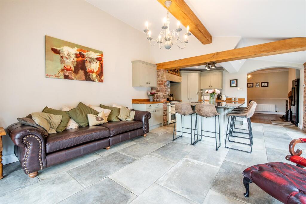 House in Preston, Longton - View 4