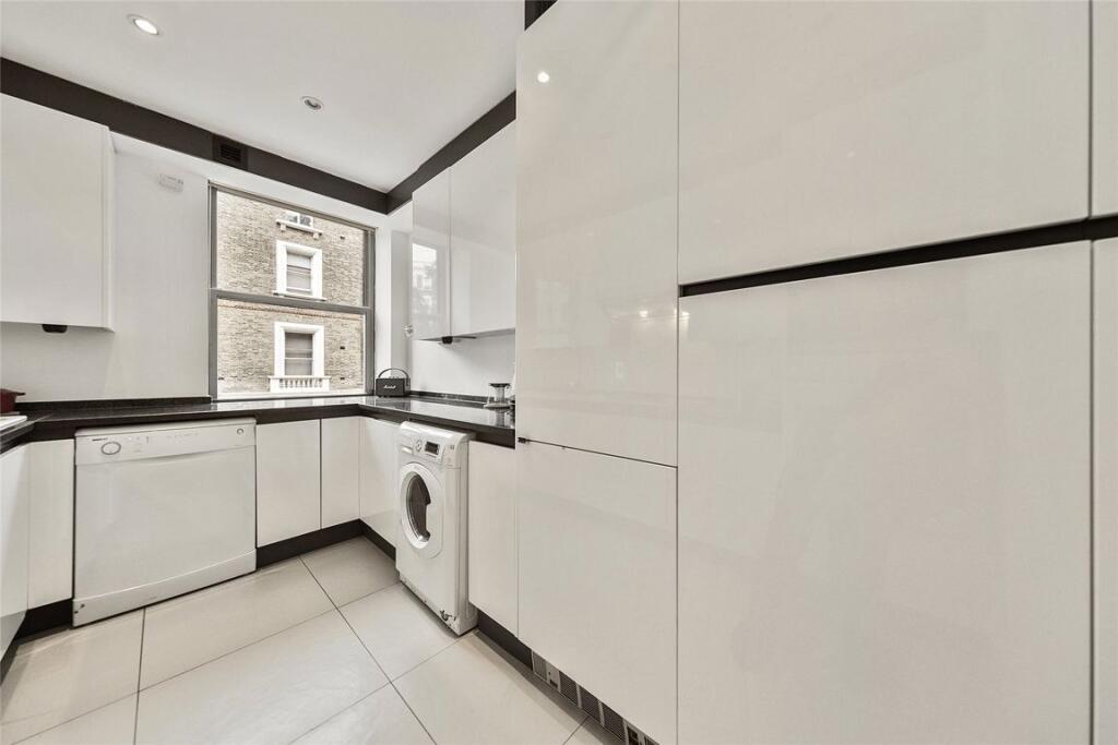 Apartment in London - More