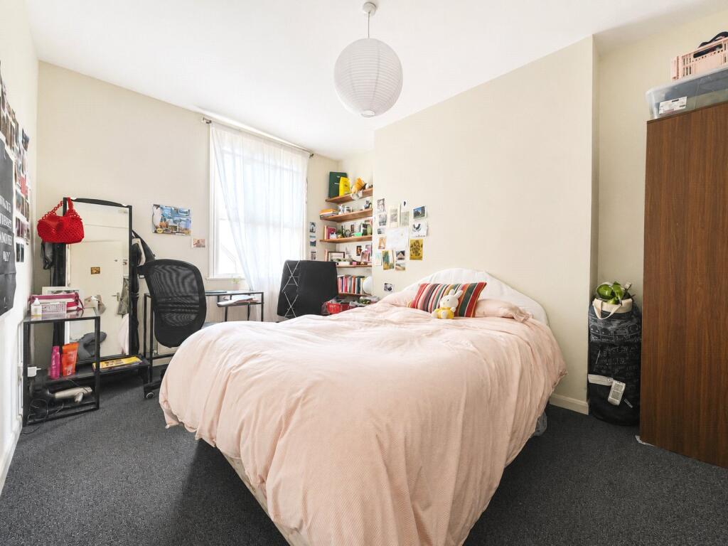 4 bedroom duplex for rent