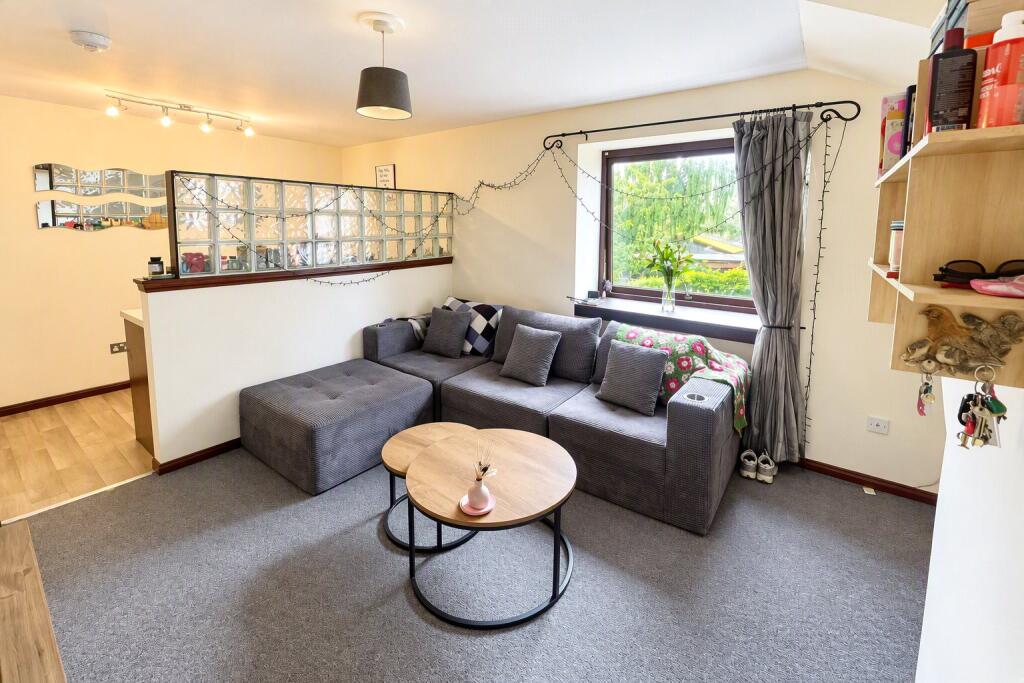 Apartment in Kirkcaldy - View 2