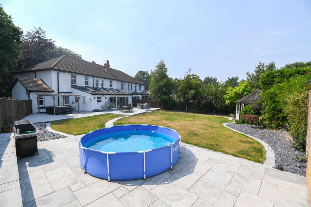 House in Wirral, Liverpool City Region - View 2