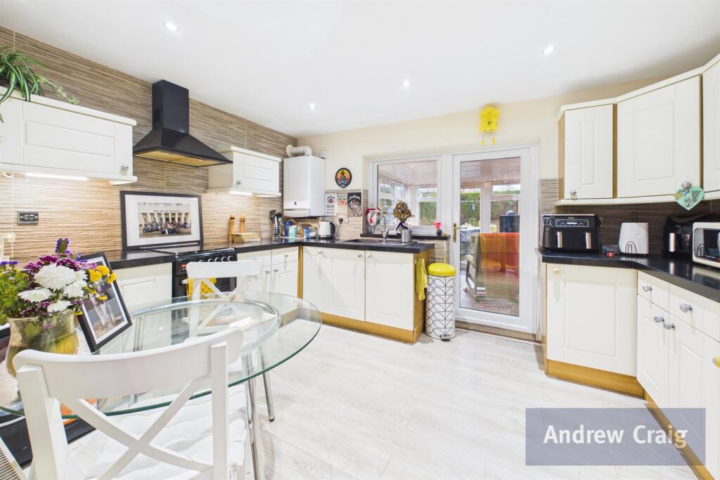 Bellfield Avenue, Fawdon photo 3