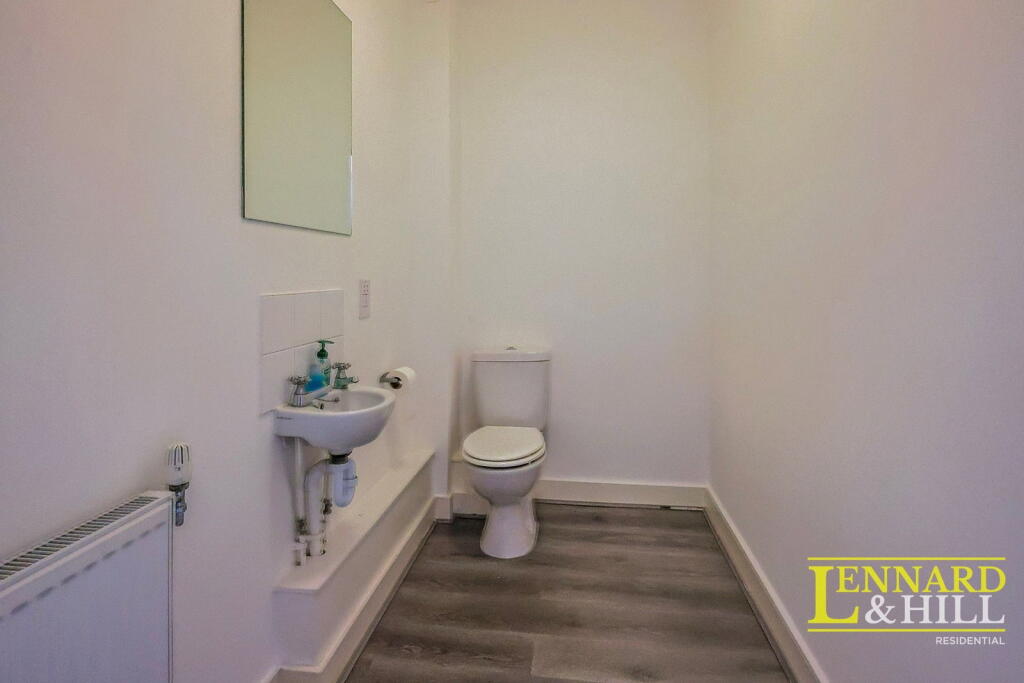 House in Romford - More