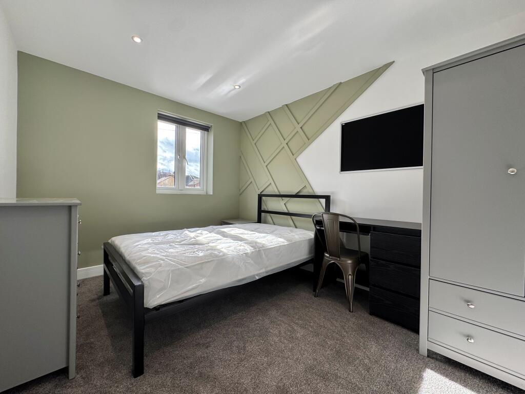 Main image of property: Room 3, Angerstein Road, Portsmouth
