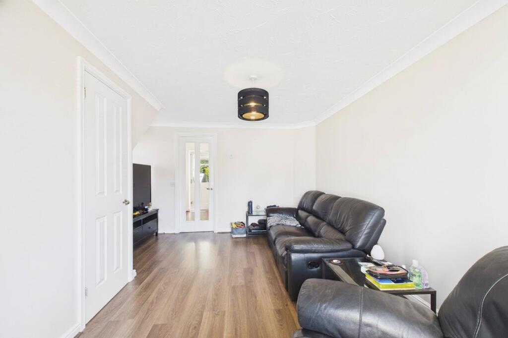Howell Close, Warfield, Berkshire, RG42 - View 3