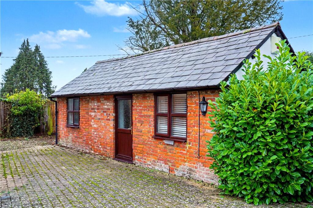 Lower Hartwell, Aylesbury, Buckinghamshire, HP17 photo 4