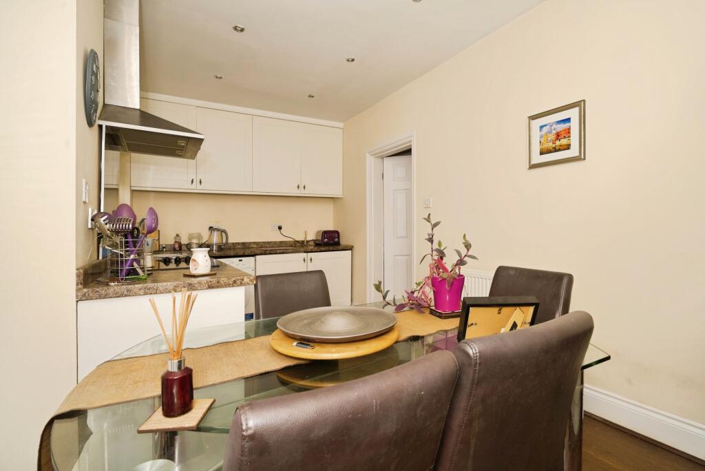 Woodside Road, Huddersfield, HD4 photo 4