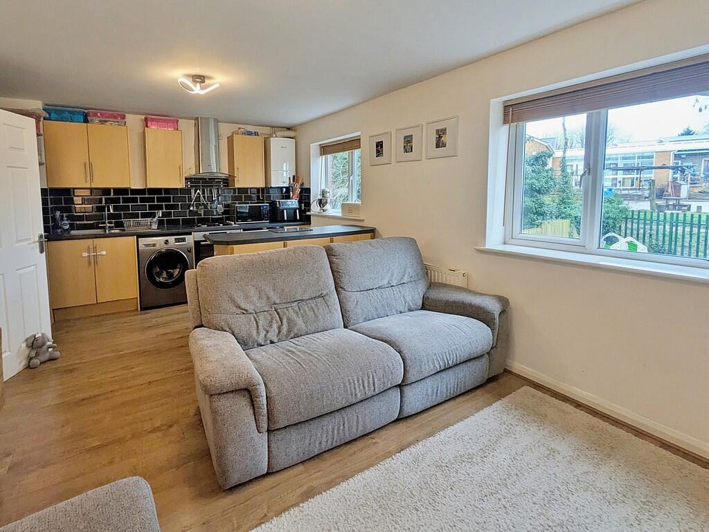 Lowercroft, Rugby photo 4