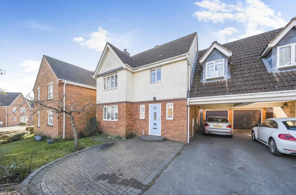 4-bed other on Dewar Drive, Daventry, NN11, £360,000