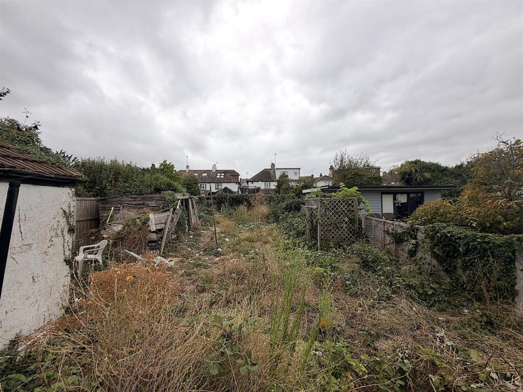 House in Southend-on-Sea - View 2