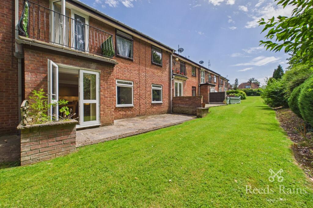 Apartment in Macclesfield, Cheshire East - View 4