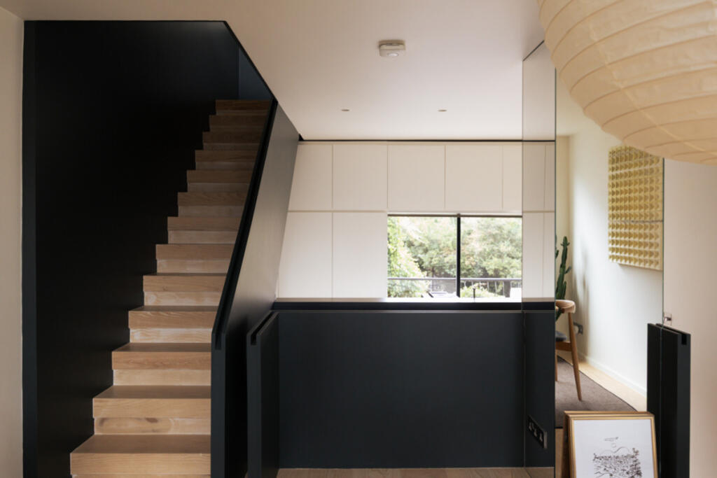 House in London - View 3