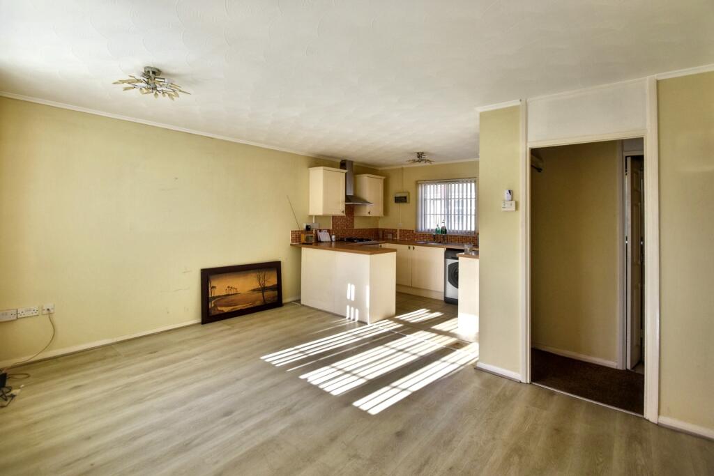 Langton Court, Skegness, PE25 photo 3