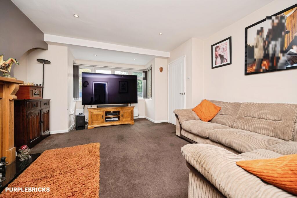 House in Sandwell, West Midlands - View 4