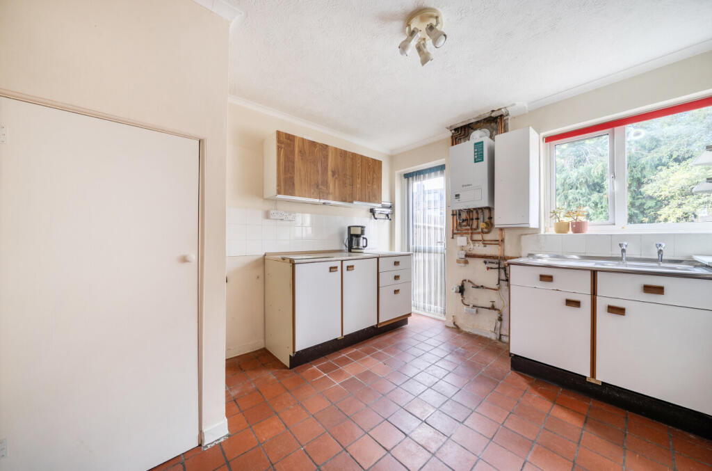 House in Croydon - More