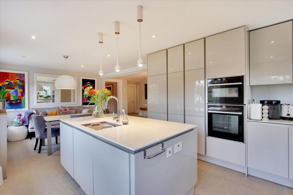 Apartment in Tonbridge - View 4