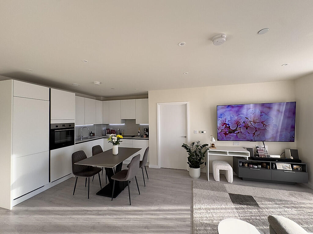 Apartment in Harrow - View 4