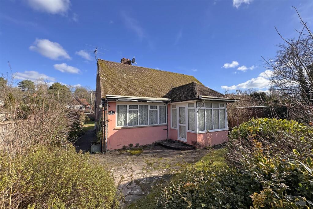 Main image of property: Elstead