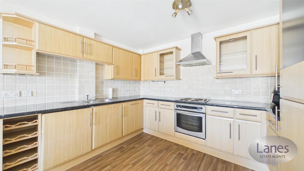 Apartment in Enfield - More