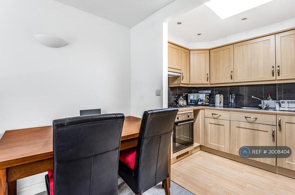 Apartment in Guildford - More
