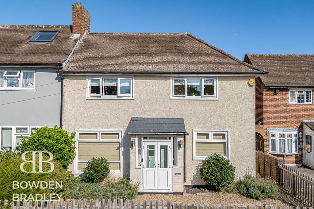 House in London, Collier Row - View 4
